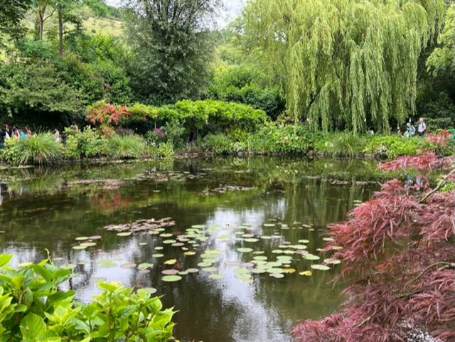 [Bassin du jardin de Monet à Giverny]